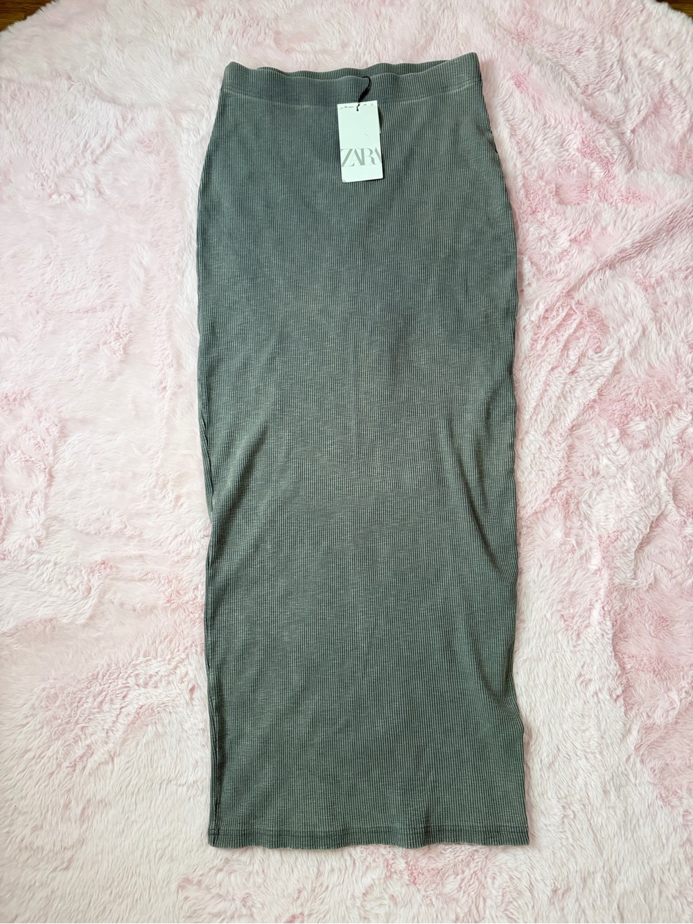 Zara Olive Green Ribbed Maxi Skirt